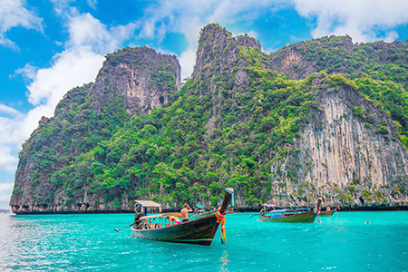 穿梭時代風情沿著城市軌跡旅行，以嶄新的視野 尋找新的生活方式。